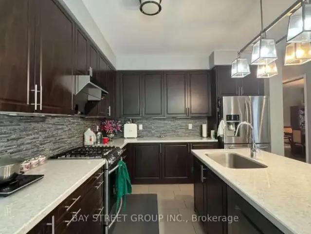 4 Bedroom House Niagara Falls ON 102715463
