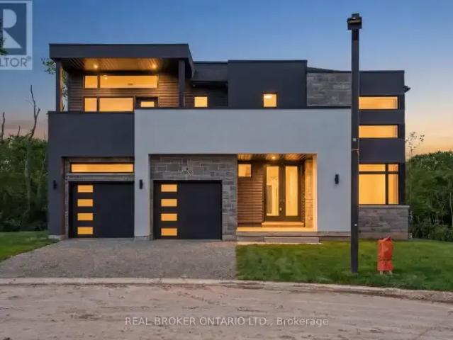4 Bedroom House Niagara Falls ON 103322726