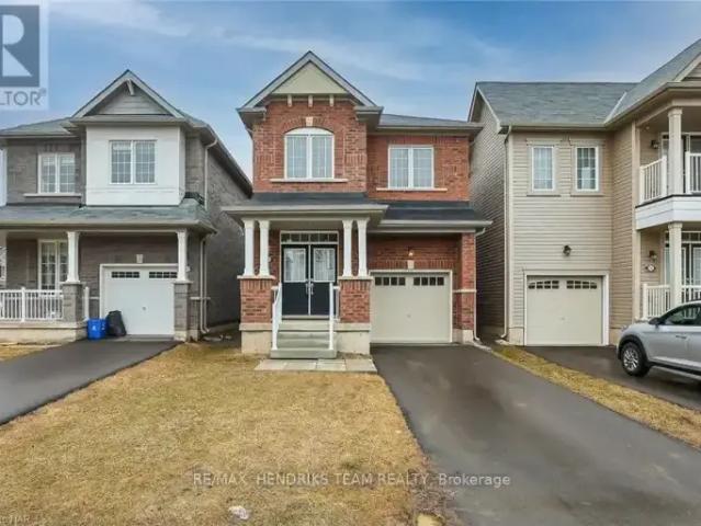 4 Bedroom House Niagara Falls ON 104470910