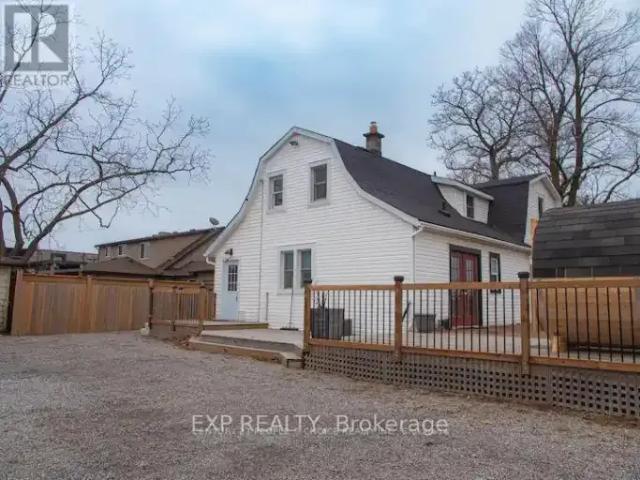 4 Bedroom House Niagara Falls ON 105623820