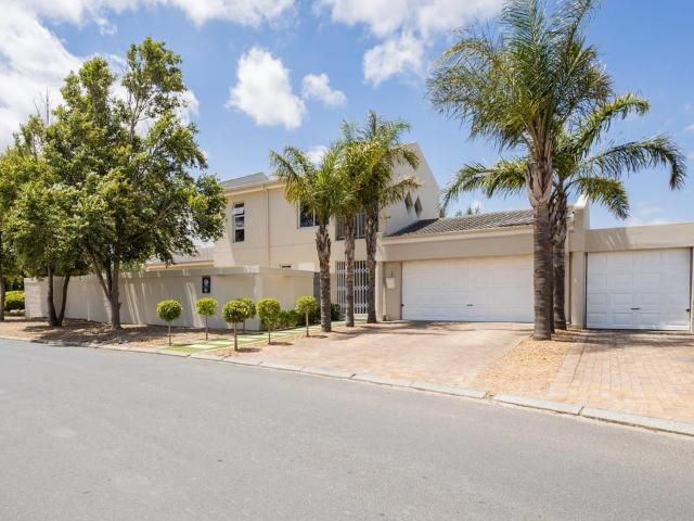 4 Bedroom house sold in Uitzicht, Durbanville