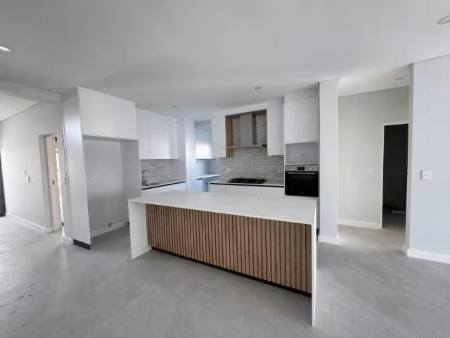 4 Bedroom House Sandown Sandown 103177718