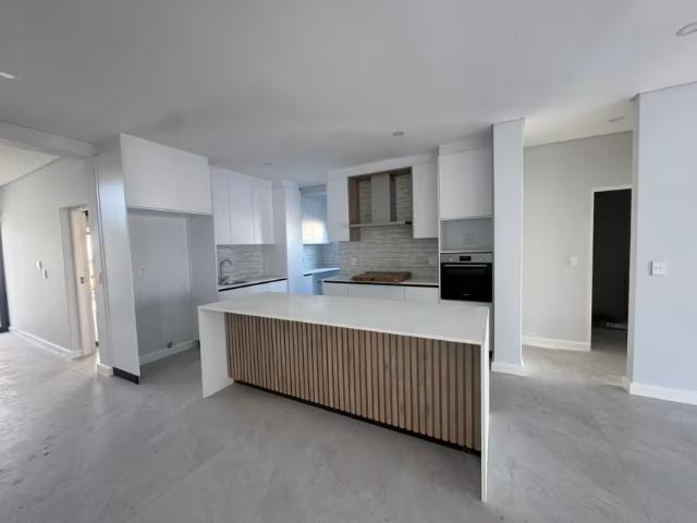 4 Bedroom House Sandown Sandown 4900000 DS103177718