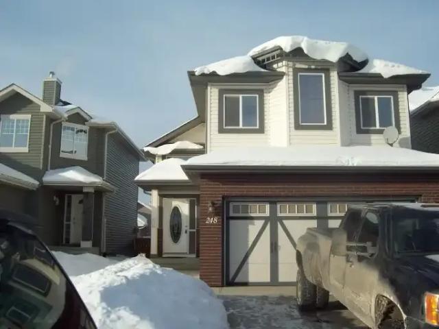 4 Bedroom House Sherwood Park AB 105281841