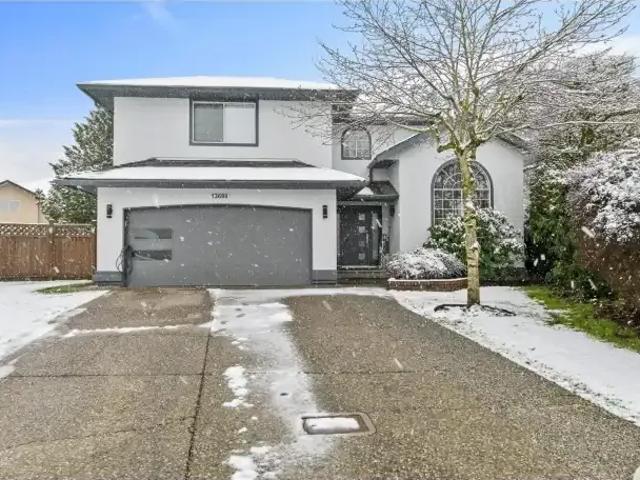 4 Bedroom House Surrey BC 100977009