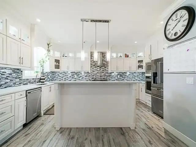 4 Bedroom House Surrey BC 102883691