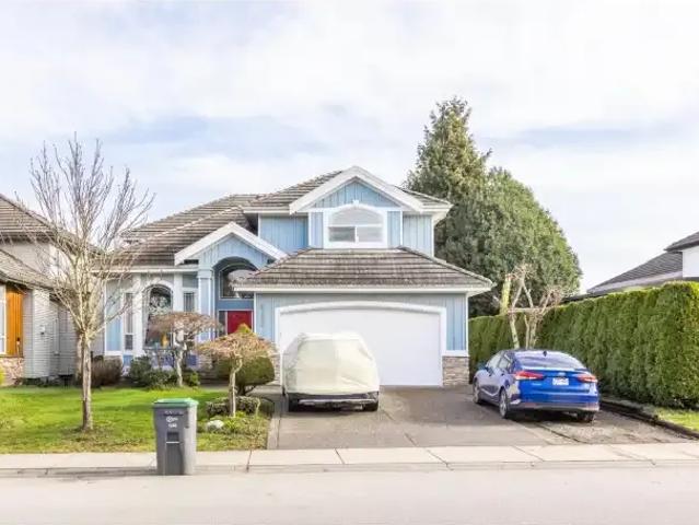 4 Bedroom House Surrey BC 103215968