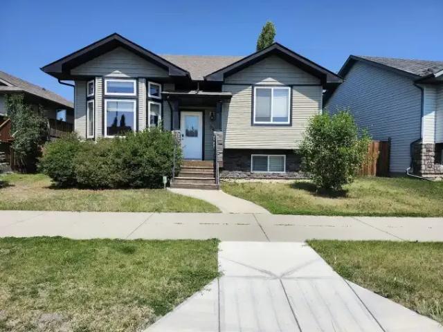 4 Bedroom House Red Deer AB 103379713