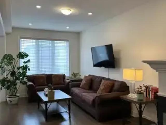4 Bedroom House Richmond Hill ON 96935431