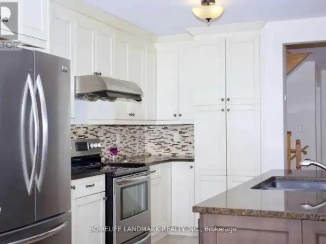 4 Bedroom House Richmond Hill ON 102468493