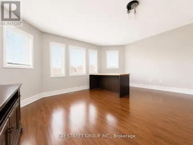 4 Bedroom House Richmond Hill ON 102915327