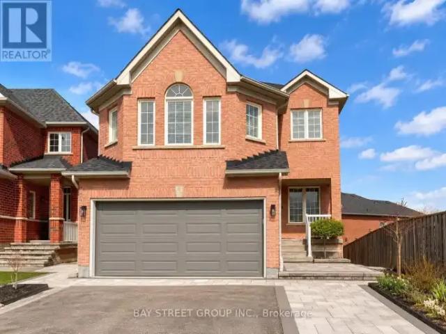 4 Bedroom House Richmond Hill ON 102272556