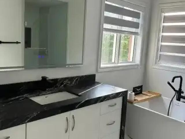 4 Bedroom House Richmond Hill ON 103060497