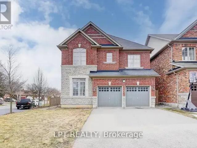 4 Bedroom House Richmond Hill ON 104711658