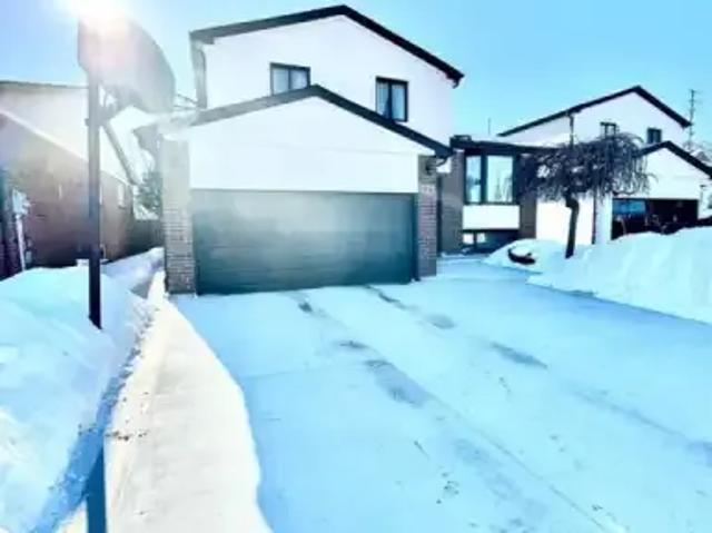 4 Bedroom House Richmond Hill ON LS99506560