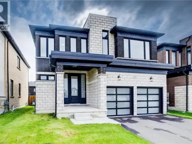 4 Bedroom House Woodstock ON 102468581