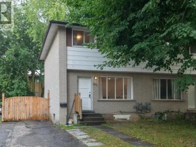 4 Bedroom House Waterloo ON 104876901