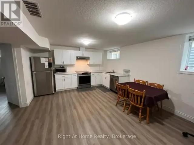 4 Bedroom House Waterloo ON LS102434531