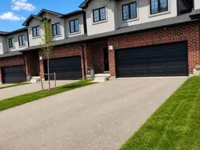 4 Bedroom House Waterloo ON LS102085928
