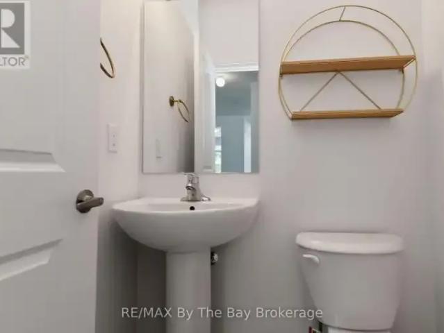 4 Bedroom House Wasaga Beach ON 103012069