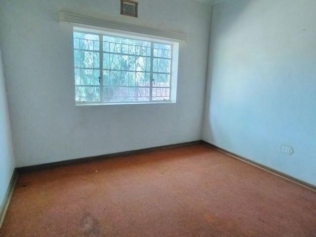 4 Bedroom house with 2 bedroom flat