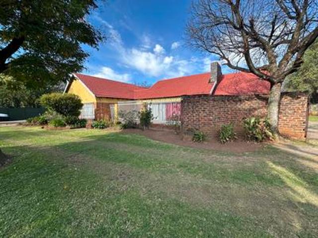 4 bedroom house with a flatlet in se.