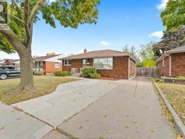 4 Bedroom House Windsor ON 101878738