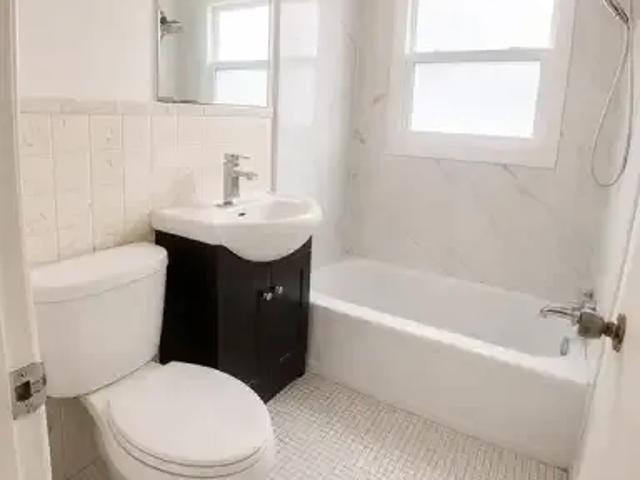 4 Bedroom House Windsor ON 102519020
