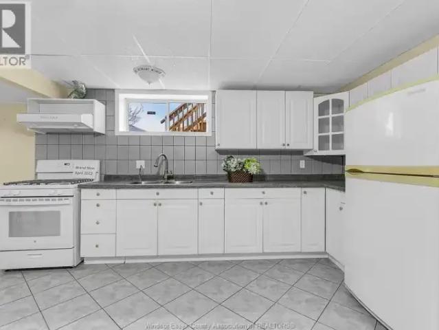 4 Bedroom House Windsor ON 102519022