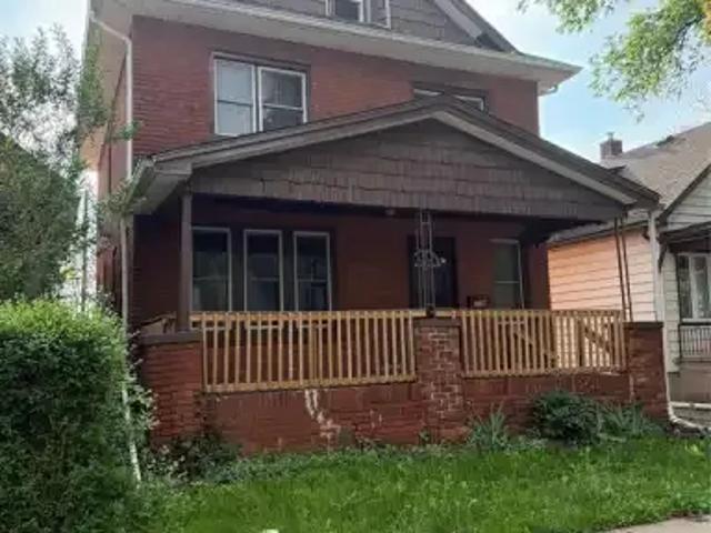 4 Bedroom House Windsor ON 102579005