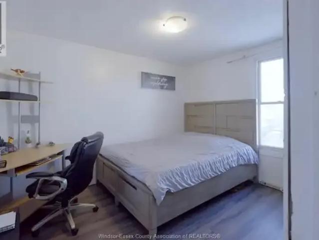 4 Bedroom House Windsor ON 102847503