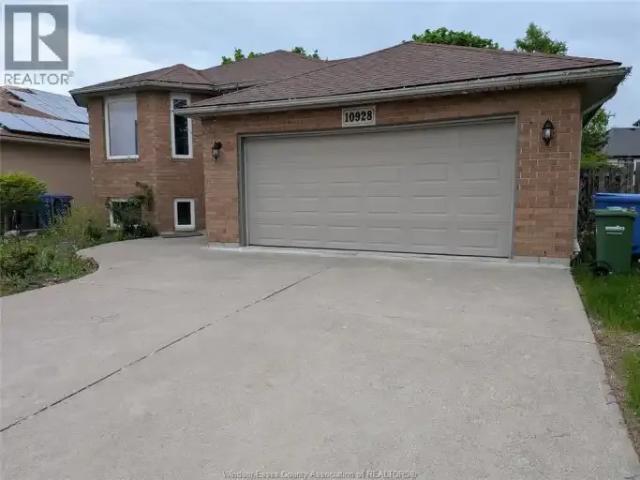 4 Bedroom House Windsor ON 102052780