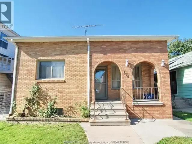 4 Bedroom House Windsor ON 102052793