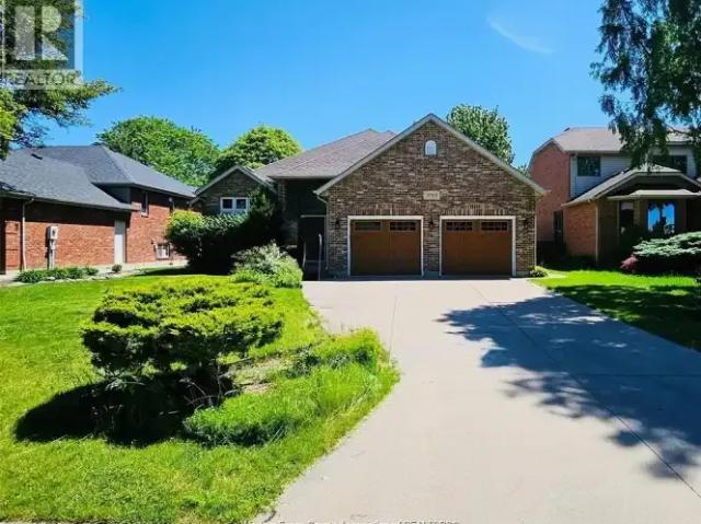 4 Bedroom House Windsor ON 103569244