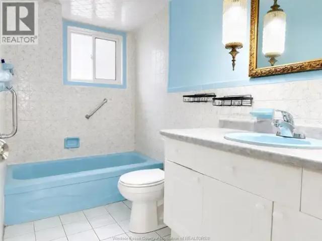 4 Bedroom House Windsor ON 103151898