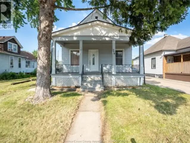 4 Bedroom House Windsor ON 104638519