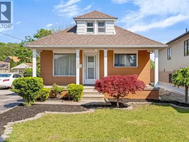 4 Bedroom House Windsor ON 104257410