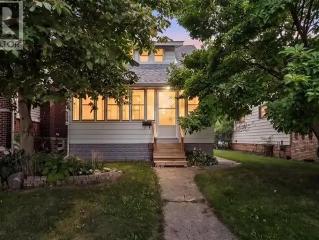 4 Bedroom House Windsor ON 105309058