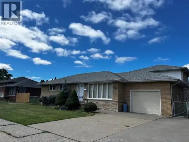 4 Bedroom House Windsor ON LS100564196