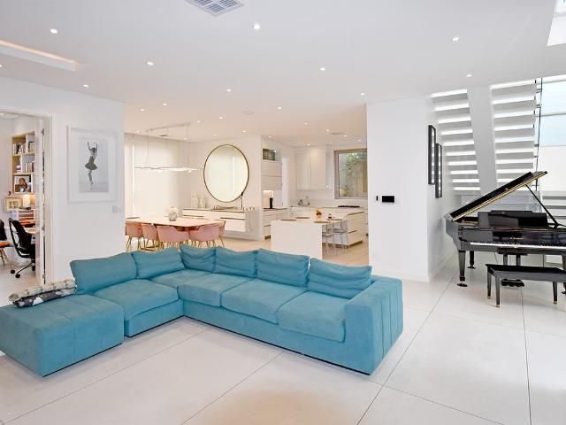 4 Bedroom House To Let in Morningside