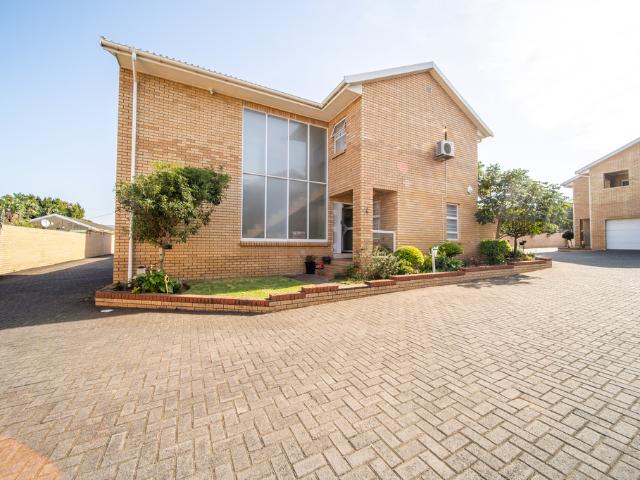 4 Bedroom House To Let in Nahoon