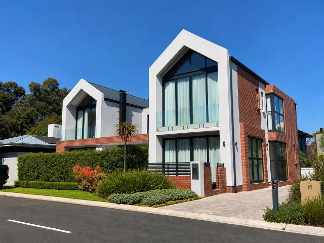 4 Bedroom House To Let in Neighbourhood Estate