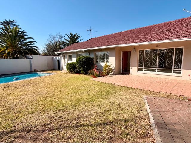 4 Bedroom House To Let in Bordeaux