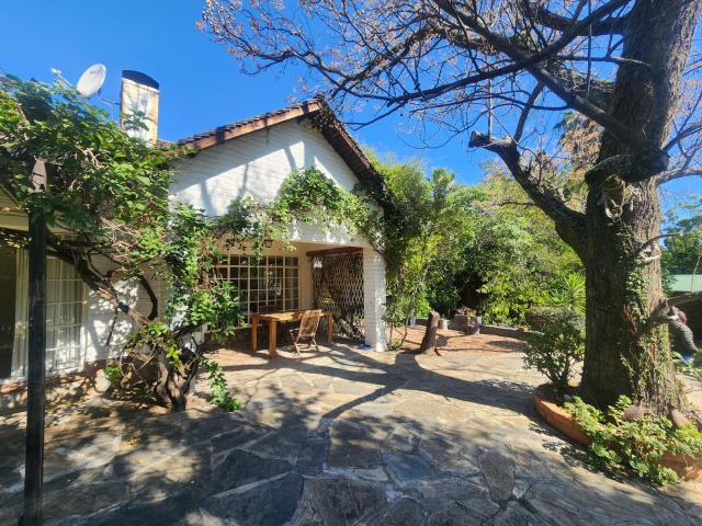 4 Bedroom House To Let in Bryanston