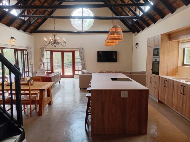 4 Bedroom House To Let in Cintsa East