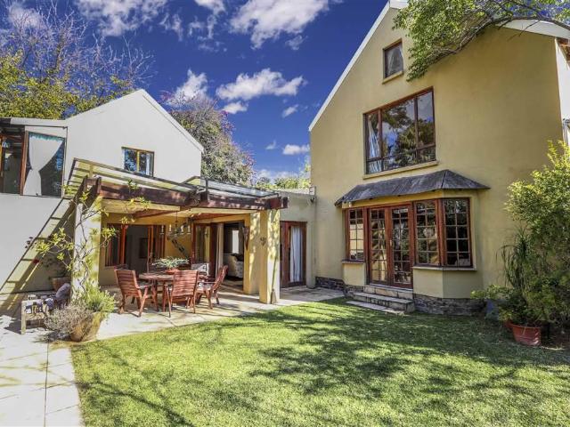 4 Bedroom House To Let in Edenburg