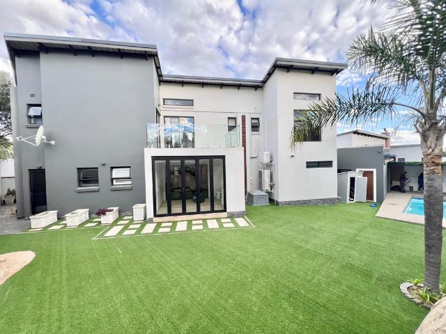 4 Bedroom House To Let in Fourways