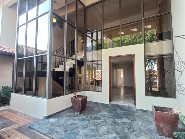 4 Bedroom House To Let in Izinga | Gourlay Properties