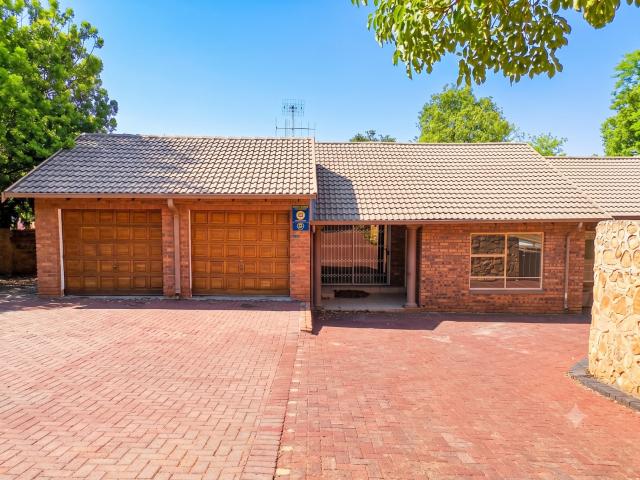 4 Bedroom House To Let in Protea Park
