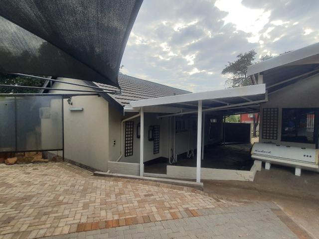 4 Bedroom House To Let in Protea Park